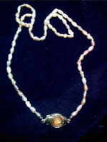 Ssswasserperlenkette mit Schliesse aus 585 Gelbgold und mexikanischem Opal  - click picture for enlarged view